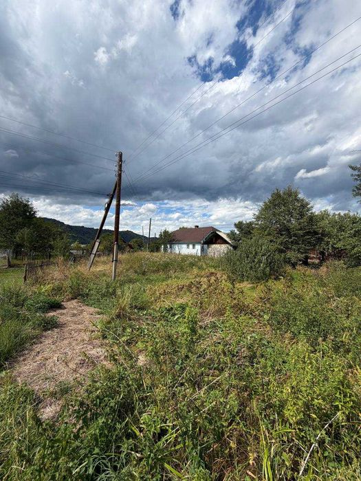 Продаж земельної ділянки 9 сотих з будиночком 30 м² у селі Новоселиця