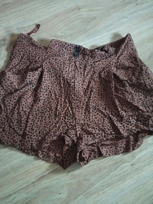 spodenki delikatna panterka New look M