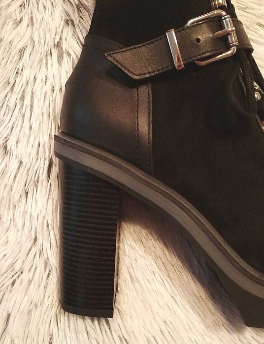 Ocieplane botki Tommy Hilfiger skóra naturalna i futerko rozmiar 40