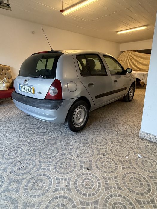 RENAULT CLIO 2004 1.4 16 v