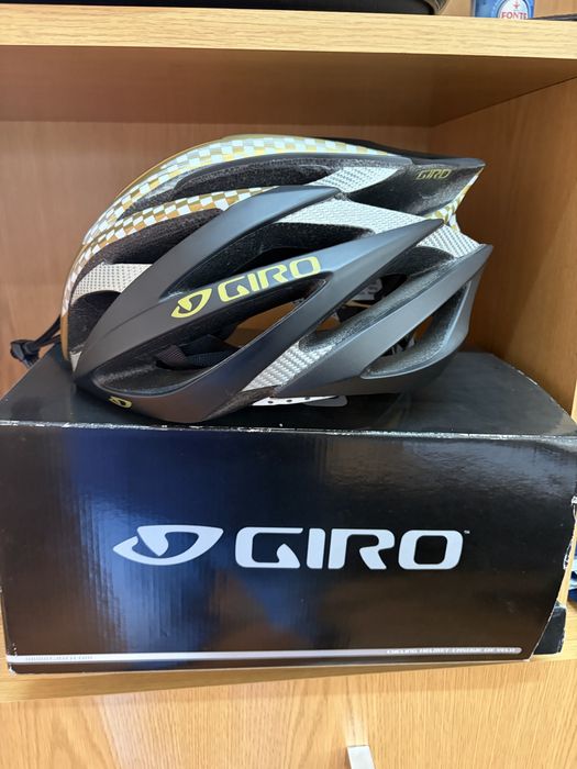 Capacete “ giro”