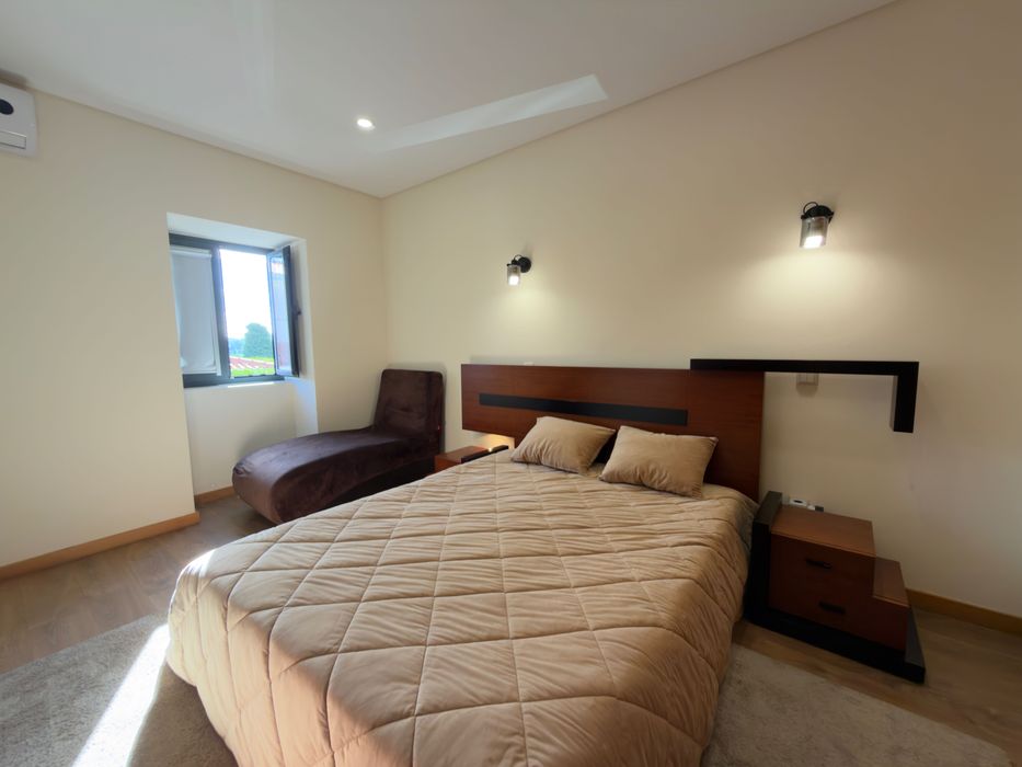 Cama de casal em madeira maciça 1,60 x 2,00