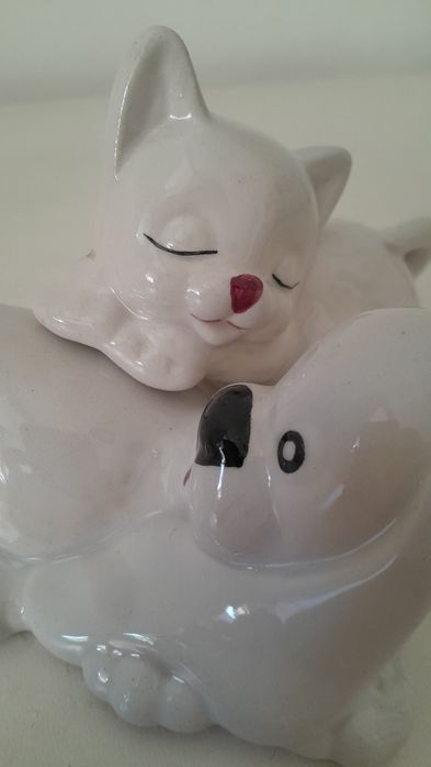 Figuras vintage - cão e gato.