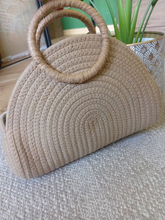 Pleciony kuferek do ręki TK Maxx
