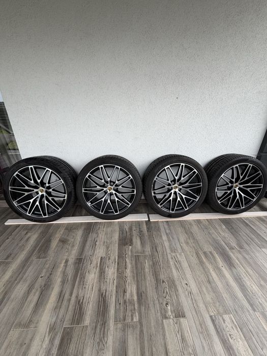 Диски  Porsche Macan S різноширокі з резиною Pirelli, 265 40 21, 295 35 21