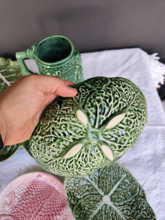 Conjunto de peças de faiança Bordallo Pinheiro