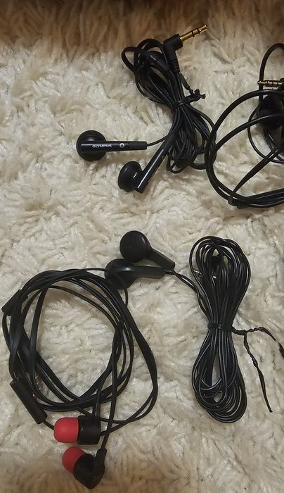 Навушники  провідні до телефону