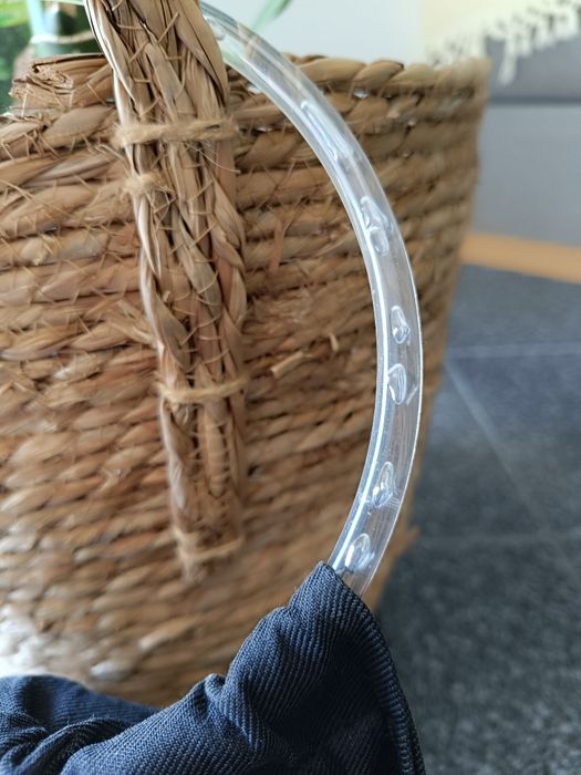 Bolsa preta com alça transparente