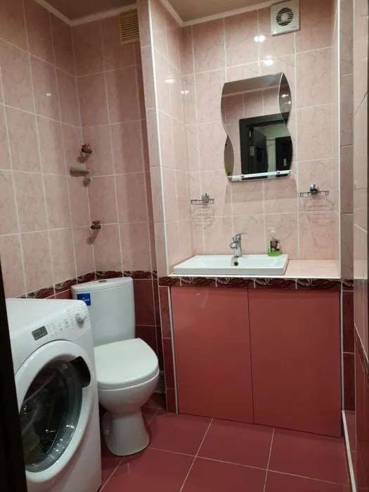 Срочно!!! Сдам 1 кв ТРК Украина Юбилейный 4500 гр.