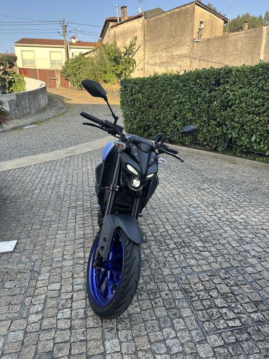 Moto Yamaha MT-125