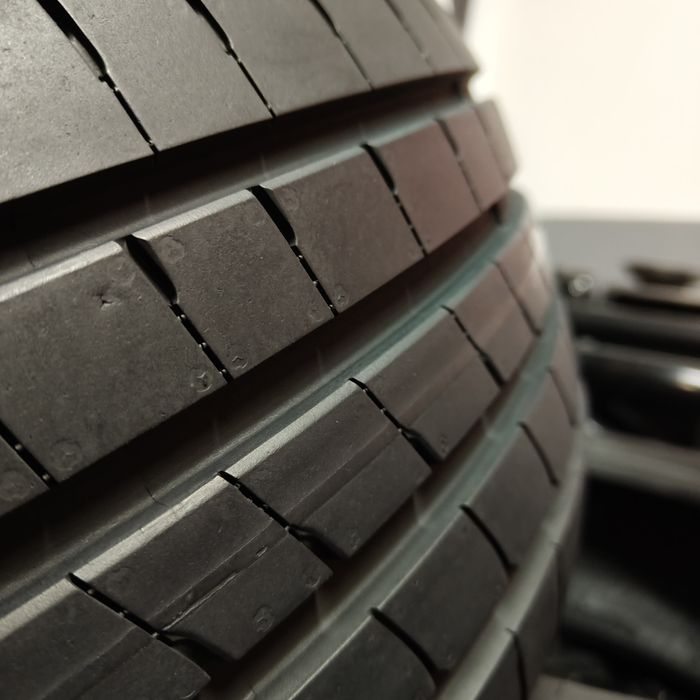 225/40/19 XL Sprzedam parę opon letnich Goodyear