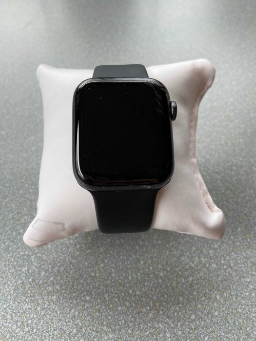 Apple Watch SE 44 mm Space Gray