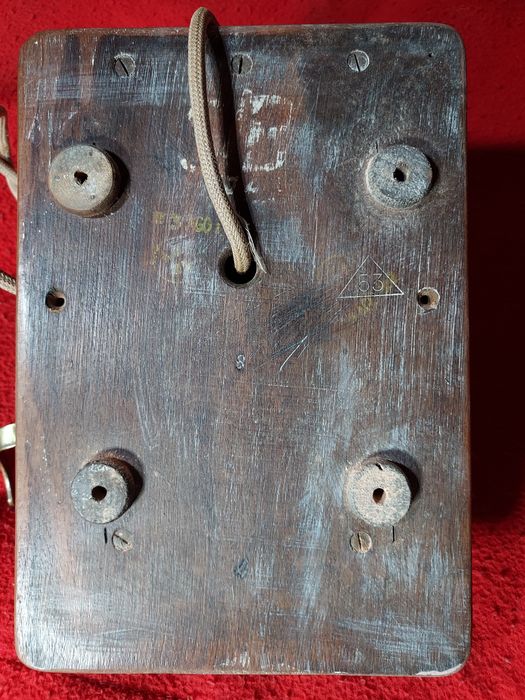 Telefone antigo de parede