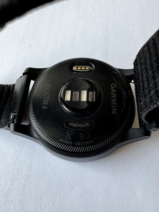 Garmin Vivoactive 4 + paski