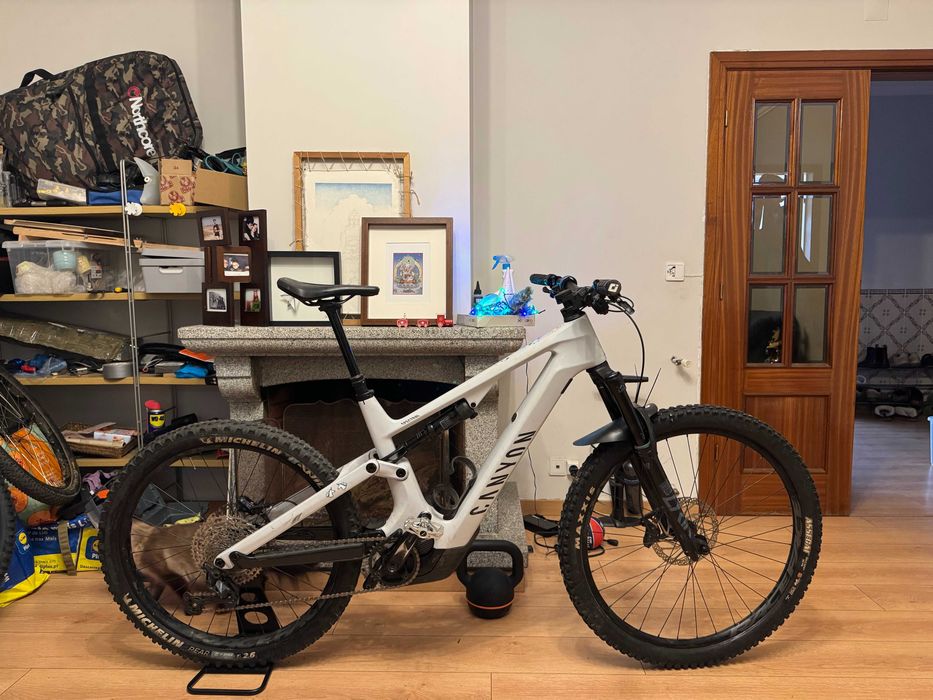 Canyon Spectral:ON CF 7 L - E-MTB Carbono 720Wh