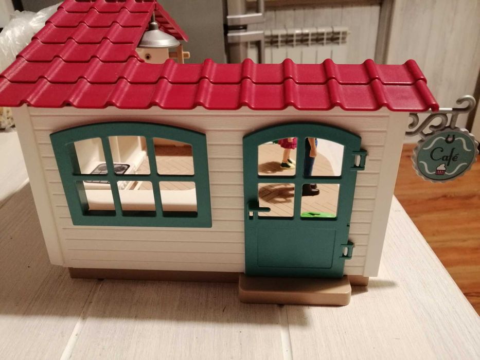 Kawiarnia Schleich i dwa koniki, super cena.