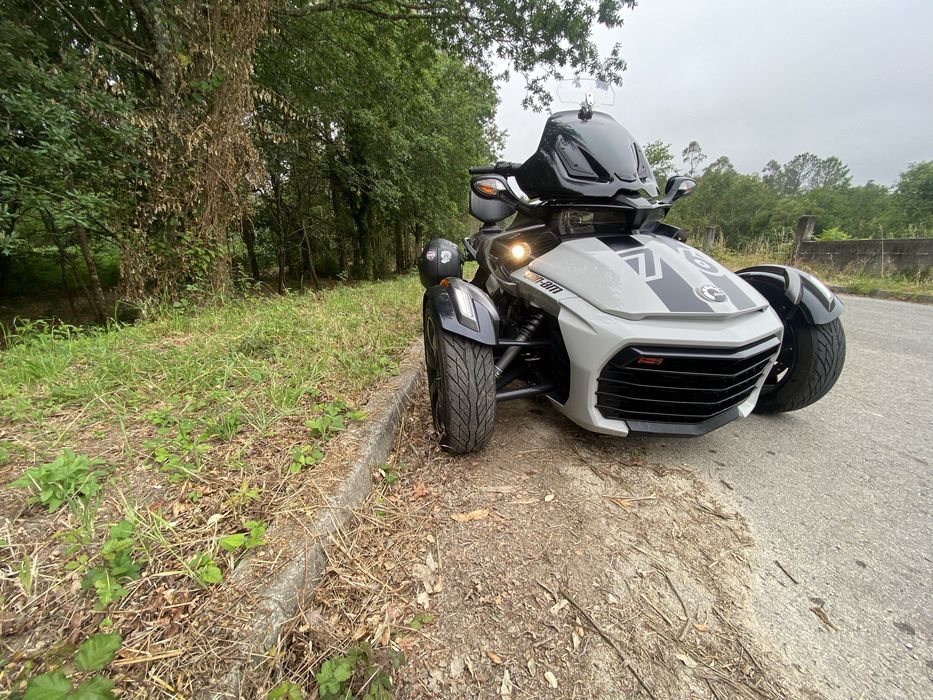 Can am spyder F3 S  com malas e encosto do passageiro