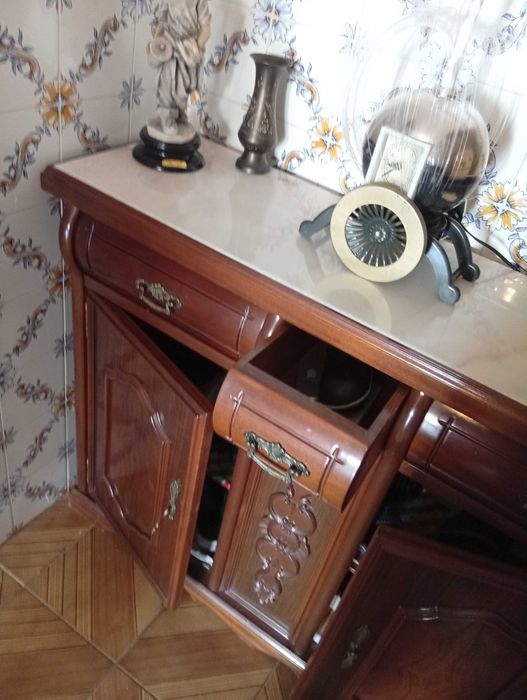 Sapateira em madeira e mármore, como nova