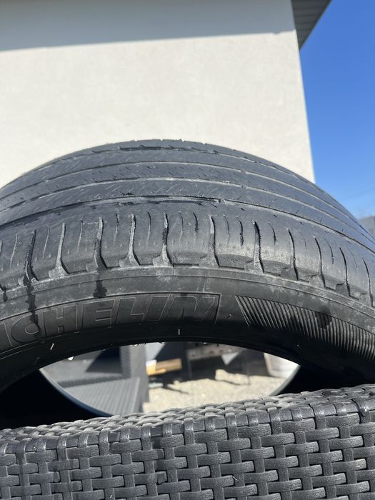 Шини Michelin 255/50 R19.