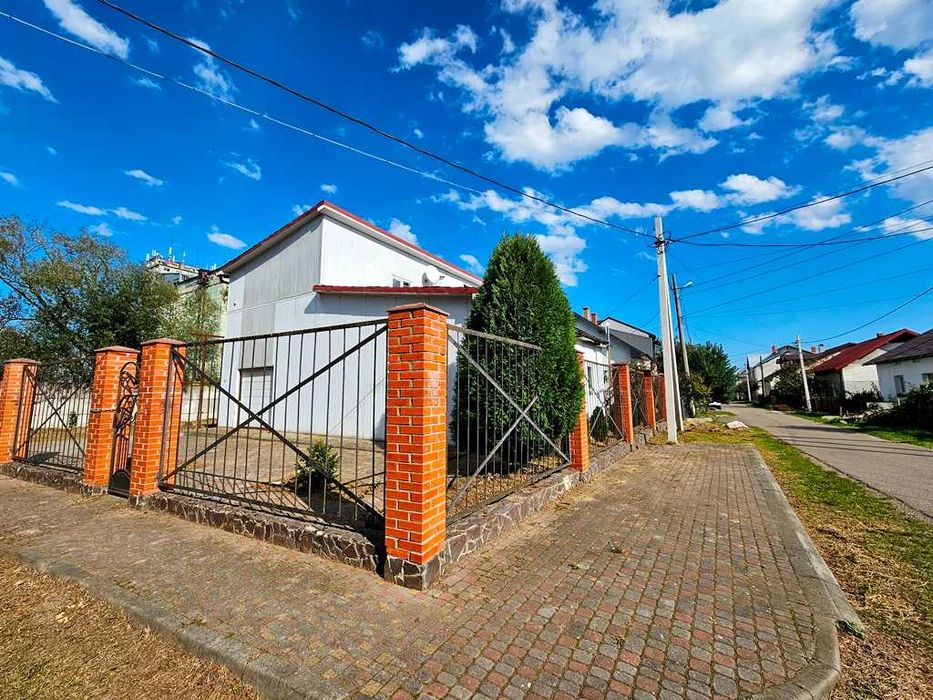 Виробничо-складське приміщення біля міжнародної автотраси Київ-Чоп...