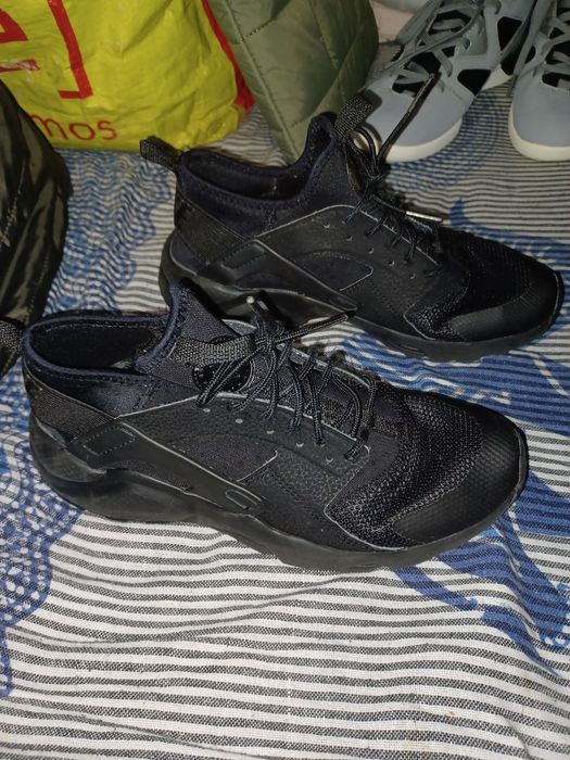 Nike huarache praticamente  novo/ tá melhor k nas fotos