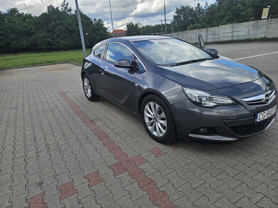 Opel Astra J 1.7 GTC 2012