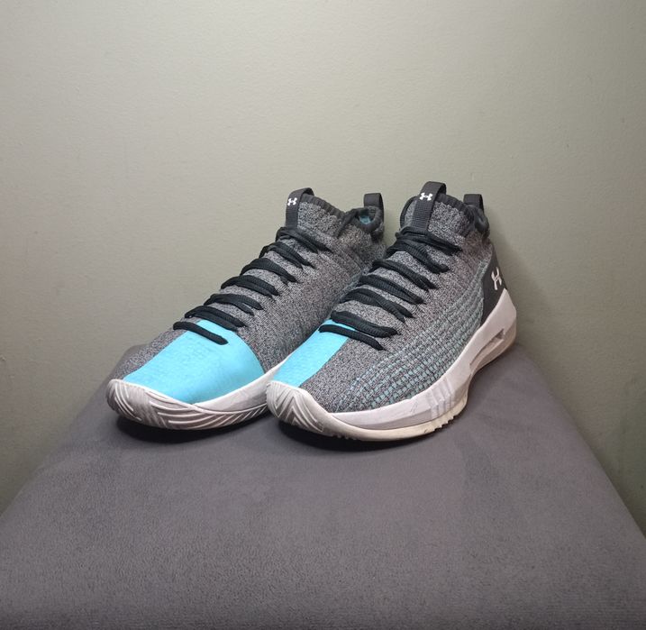 Under Armour, rozmiar 44.