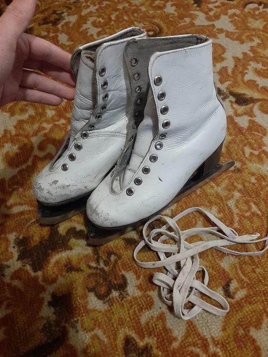 Продам детские коньки