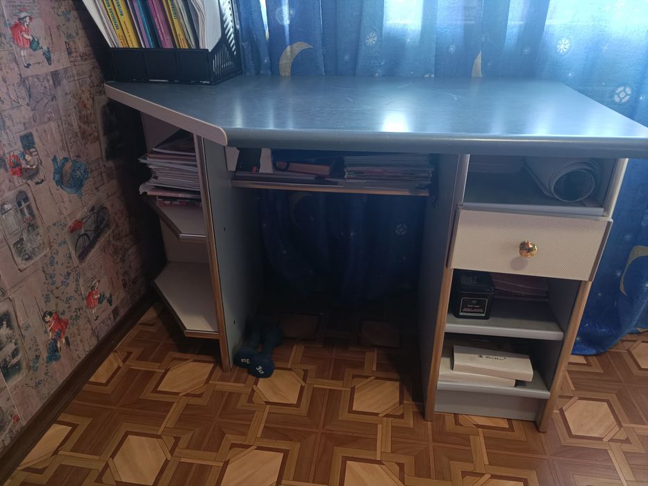 Продаю мебель в належному стані