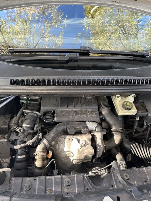 Економне авто Пежо 3008