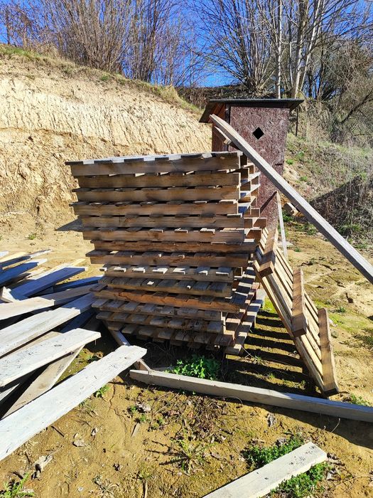 Palety używane z budowy