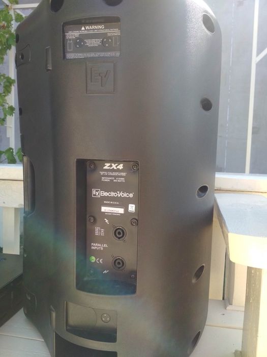 ПРОДАМ КОЛОНКИ EIectro Voice ZX4+Усилитель Alesis Matica 900