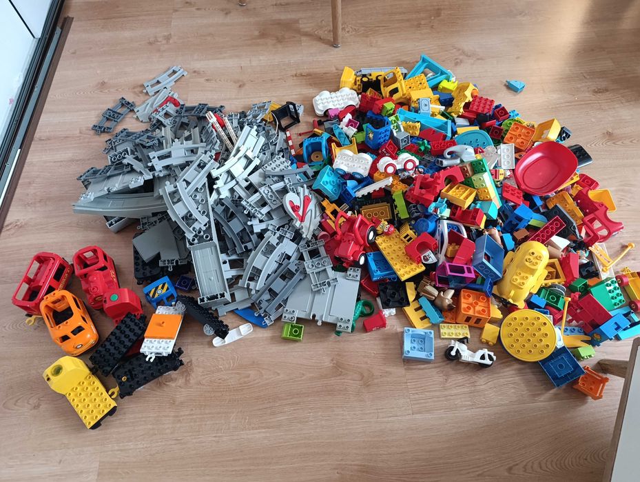 Rezerwacja Mnóstwo klocków LEGO Duplo pociągi, tory, figurki wielki zestaw