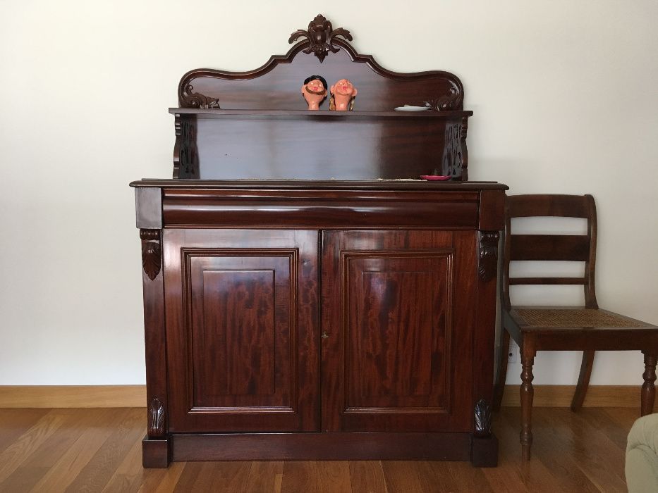 Pomocão final - Aparador em mogno antigo