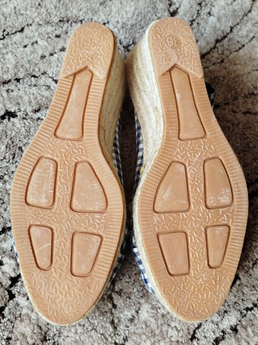 Nowe buty na koturnie