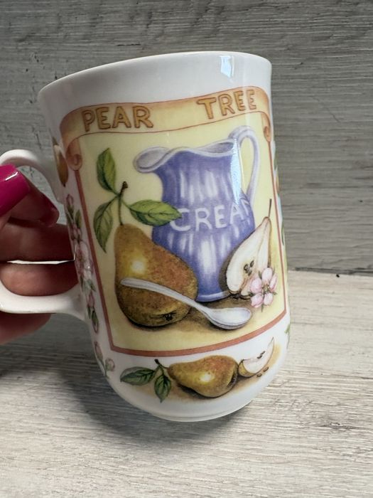 Porcelanowy kubek z gruszkami Rose of England
