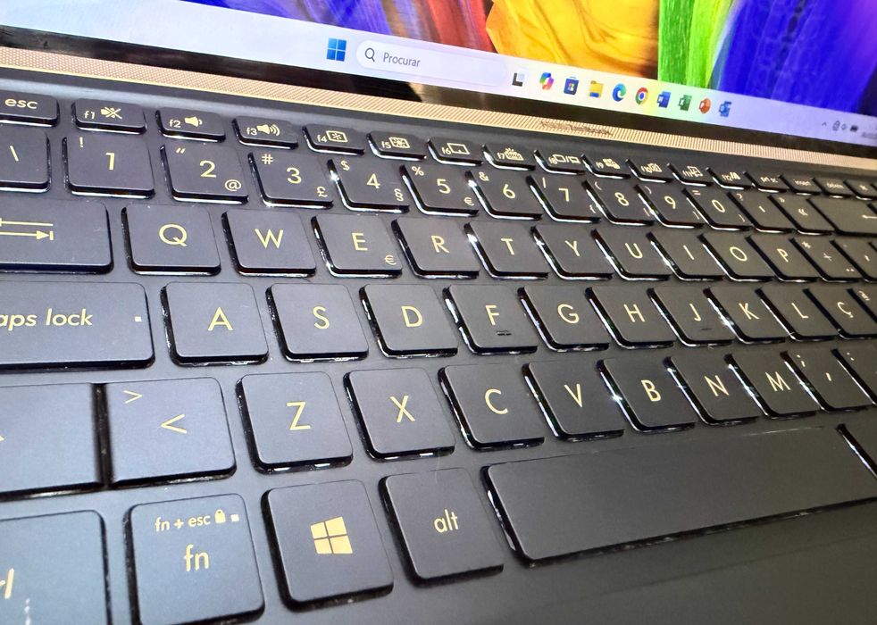 Asus ZenBook UX534FTC|15.6"FulHD|i7-10510u|16G Ram|Ssd 1Tb|GTX1650 4Gb