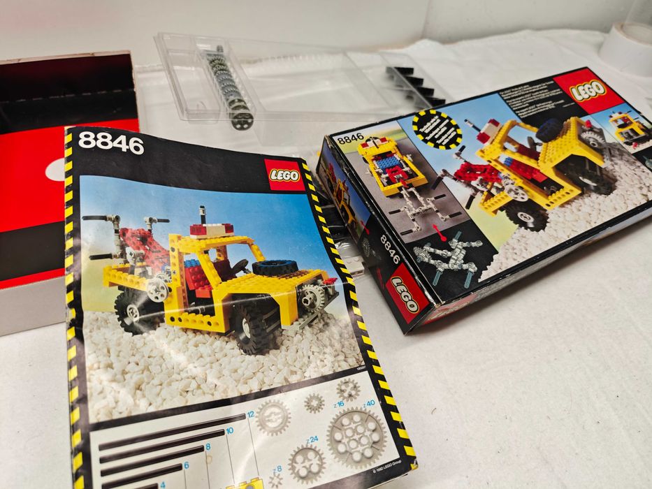 Lego Technic 8846 "Tow Truck"; 1982; [191]