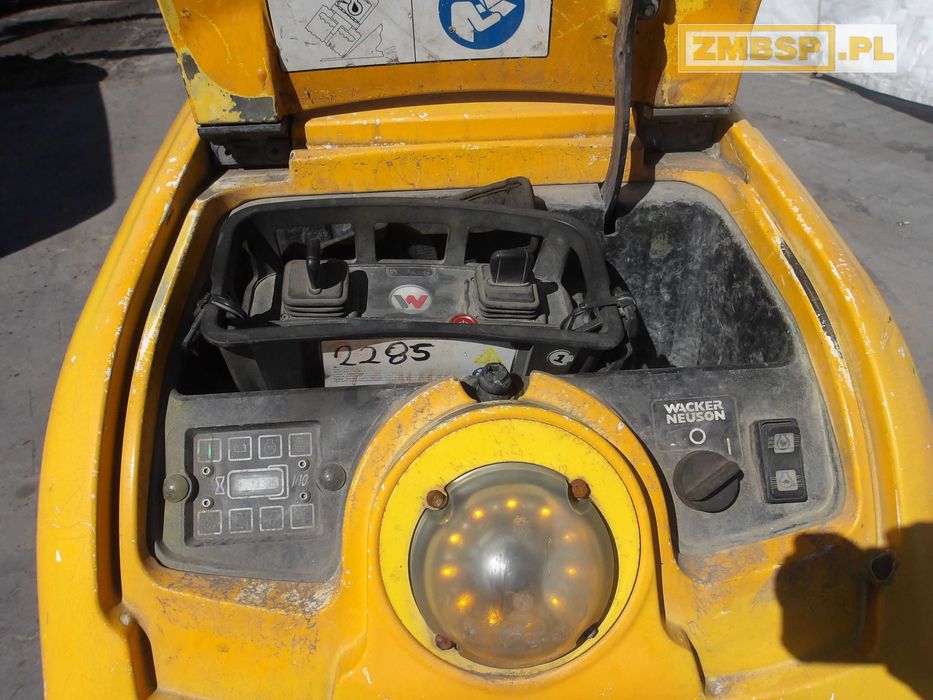 Walec okołkowany zdalnie sterowany Wacker Neuson RT82-SC3 Ammann Bomag