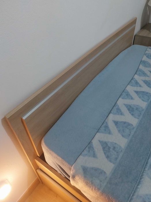 Cama de casal (c/colchão e c/estrado)