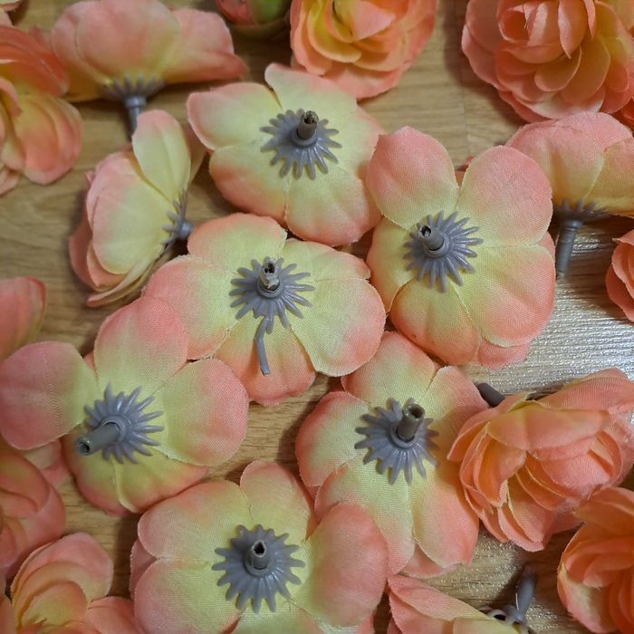 Róża / kamelia mini główka sztuczne kwiaty 63 sztuk