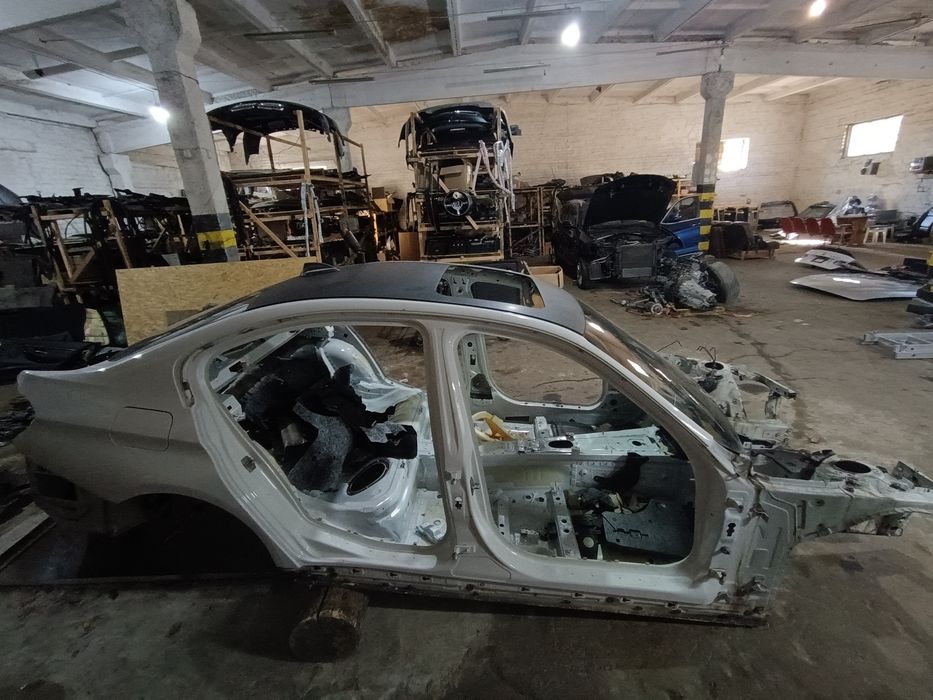 Кузов bmw f30 чверть передня bmw f30 криша бмв ф30 чверть bmw f30