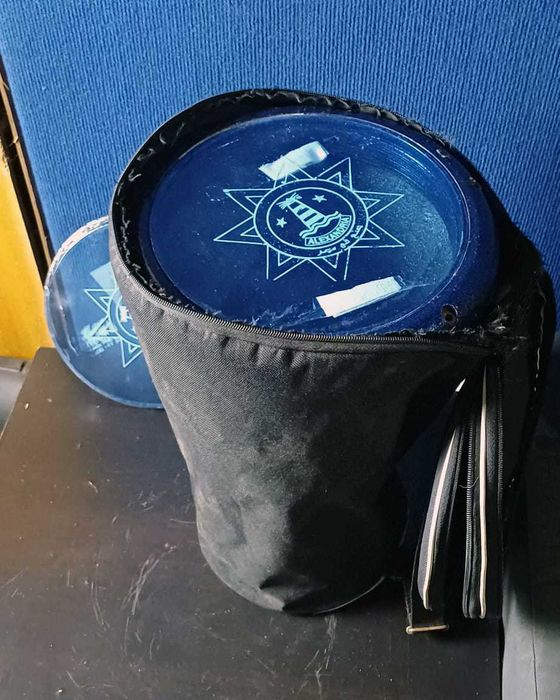 Darbuka em alumínio.