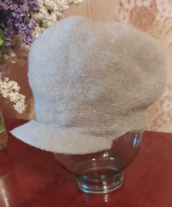 Картуз женский с козырьком