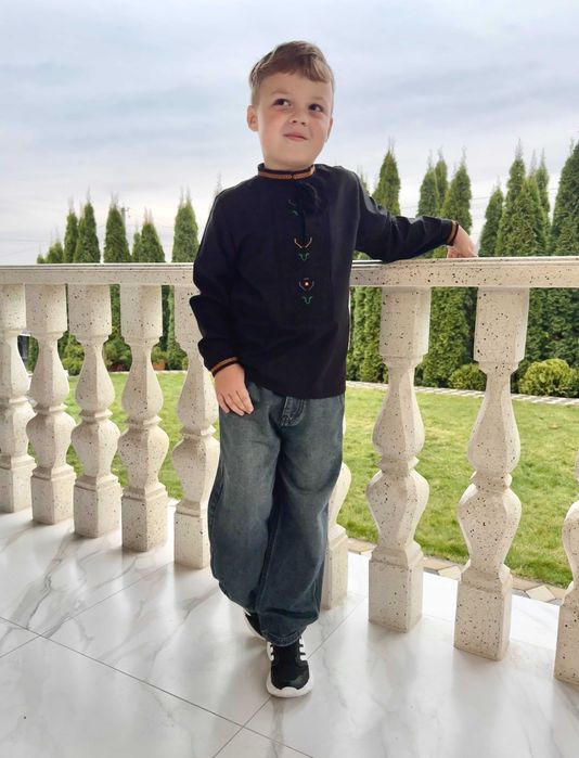 Вишиванка для хлопчика за борщівськими мотивами