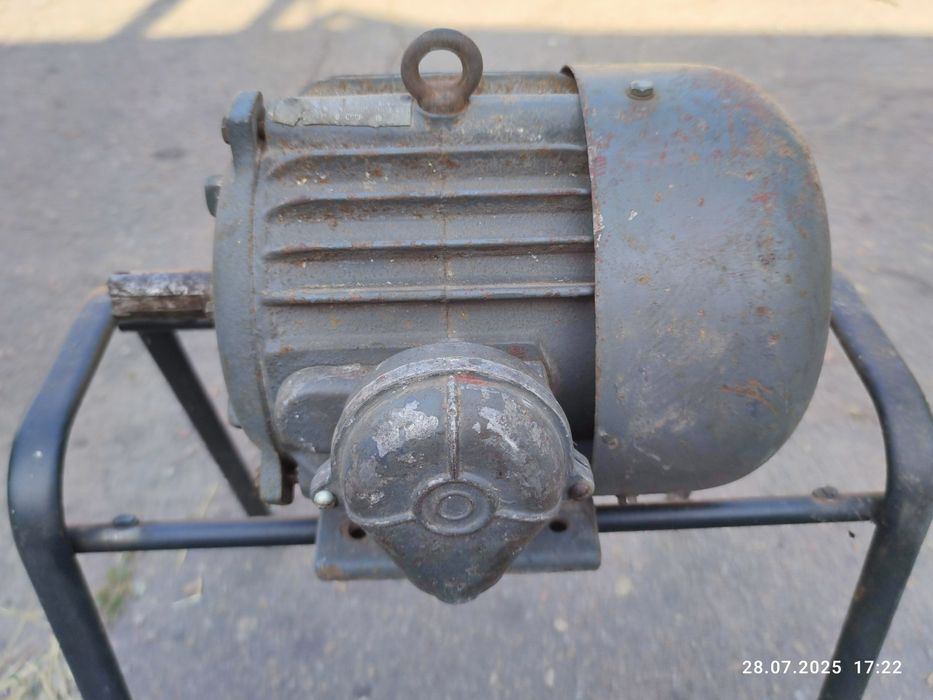 Електродвигун 2,2 кВт/ 1430 об.хв/28 мм