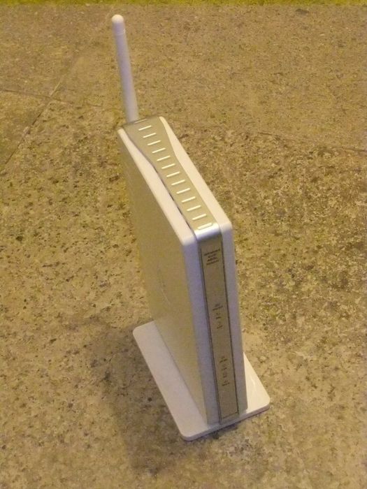 D-Link DVA-G3170i Modem/Router with VoIP64737978496387120