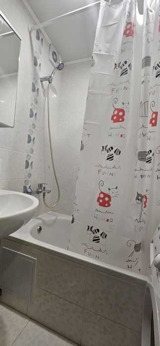 СВІТЛО Є ЗАВЖДИ! Здам подобово 1к кв. Космос, Варус, Обл.,1 Ж/д  л-ня