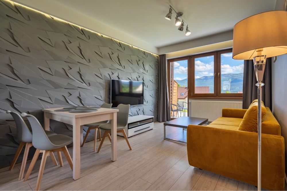 Apartament z prywatnym tarasem oraz z panoramicznym widokiem na Góry