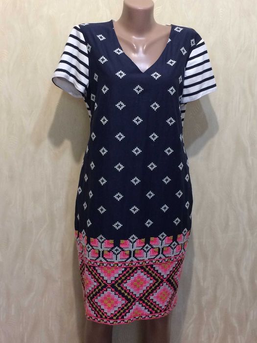 Сукня з вишивкою vilagallo, р.50